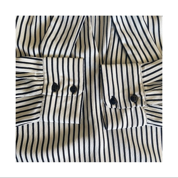 Striped Blouse with Tie Collar Size 6 - Picture 6 of 6